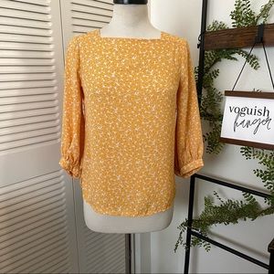 Ann Taylor|XS|Yellow White Leave Pattern Mid Length Sleeve Blouse